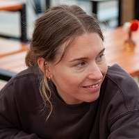 Portrait image of Anna Jodlovsky, art director at Zooma