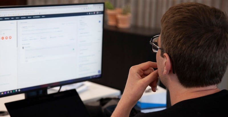 Tobias working on HubSpot CRM